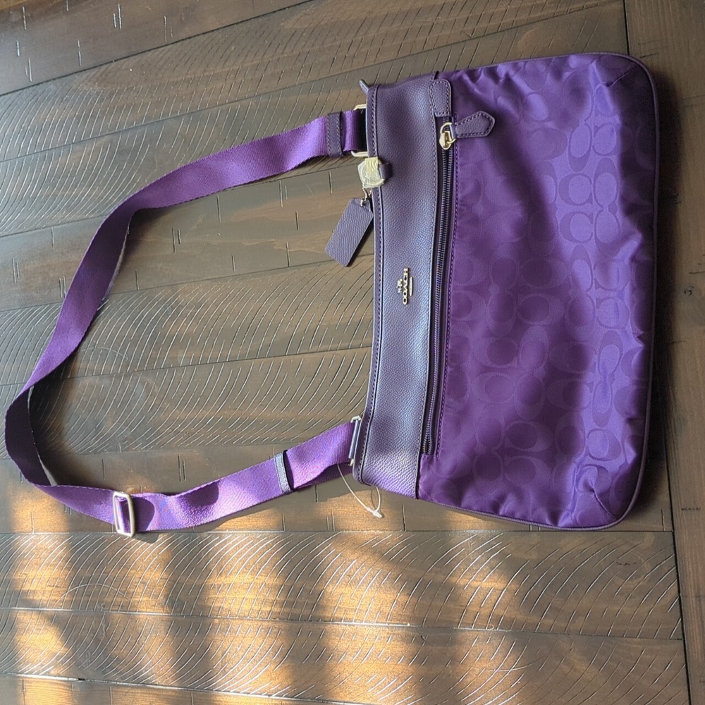 NWOT Coach Signature Slim Crossbody Bag
